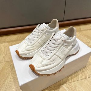 Designer outdoors Summer Run Shoes new style Womans walk MM6 fashion sneaker mens Luxury track flat heel travel gift Casual shoe trainer platform low leather with box