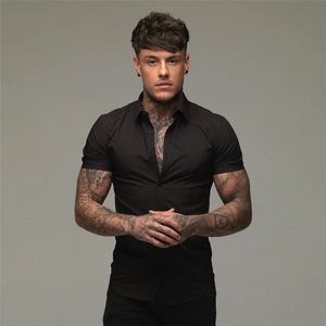 Summer Fashion Slim Fit -knapp Kort ärmskjortor Män avslappnad sportklänning Klänning Skjorta Male Hipster Shirts Tops Fitness Clothing 240201