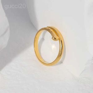 Moda tırnak yüzüğü lüks yüzük mücevher çifti Yüzükler Paslanmaz Çelik Alaşımlı Goldplated Prosessories ALERGİ KEE3