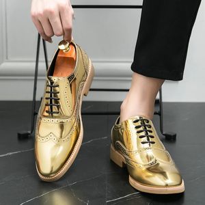 Sapatos masculinos de couro envernizado dourado, moda luxuosa, vestido de noivo, sapatos de casamento para homens, designer estilo italiano, sapatos oxford 240119