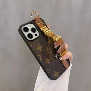 Designer Leather Phone Cases Mens For IPhone 15 Pro Max Plus 14 13 12 11 Fashion Gold Letters Armband Luxury Brand Flowers Phonecase Cover Shell Hot -3
