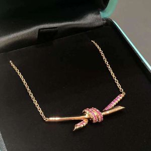 tiffanybead necklace Designer for Women tiffanyjewelry Jewelry t New Twisted Knot Necklace for Womens Light Luxury and Minority Rose Gold Bow Necklace Chain