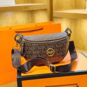 Baobao جديدة بسيطة وقادرة على الكتف المفردة الكتف Broadband Crest Bag Bag Women's Trend 2024 تصميم أزياء 78 ٪ قبالة المتجر بالجملة بالجملة