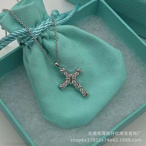 tiffanybead necklace Designer for Women tiffanyjewelry Jewelry Cross Studded Diamond High Version Necklace S925 Sterling Silver Fashionable and Minimalist