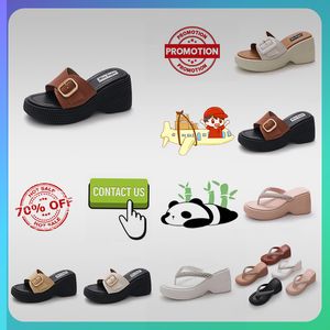 Designer Casual Platform High Rise Thick Soled PVC Slippers Man Woman Light Weight Wear Resistant Soft Sules Sandaler Flat Summer Beach Slipper