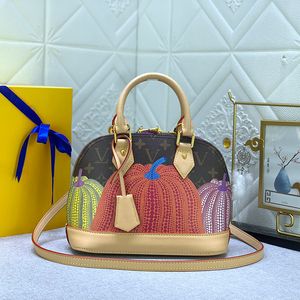 Luxurys çanta bayan tasarımcı çanta moda üst tutamak kabartmalı kabuk çantaları toptan gerçek deri omuz pochette crossbody küçük bb çanta debriyaj çanta