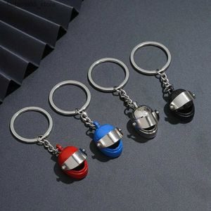 Keychains Lanyards Creative Simulation Motorcycle Helmet keychains Exquisite Mini Stereo Cap Model Backpack Key Pendant For Men Gift Q240201
