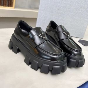 Designer-Loafer mit Buchstabe P aus gebürstetem Leder, Monolith-Loafer, Plateau-Kleiderschuhe, schwarze Mokassins mit klobigem Boden, klassische Oxford-Sneaker mit dicker Sohle