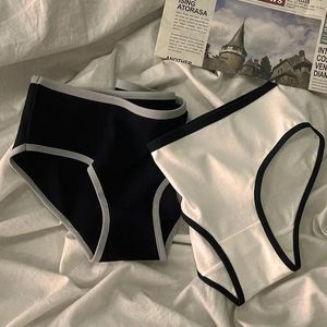 Mutandine da donna Intimo semplice per ragazza Vita media Slip in cotone bianco nero giapponese Sport Cool Style Traceless Seamless Lingerie