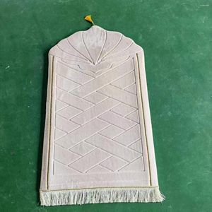 Carpets Prayer Mat For Muslim Ramadan Flannel Carpet Embossed Thickened Blanket Worship Rug Solid Color Floor Mats