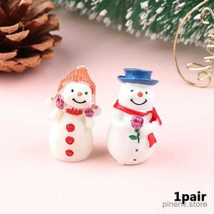 Action Toy Figures 1Pair Mini Christmas Snowman Par Figur Diy Garden Bonsai Decor Ornament Kid Toy Miniature Figurer People Statue Harts Craft