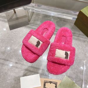 2024 Designer Mulheres Chinelos Senhoras Slides Inverno Fur Fofo Peludo Letras Quentes Sandálias Confortáveis ​​Sandálias Menina Chinelo De Pelúcia Tamanho 35-41