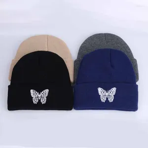 Ball Caps Fashion Knitted Beanies Hat Butterfly Embroidery Winter Warm Ski Hats Skullies Soft Elastic Cap Sport Bonnet Men Women