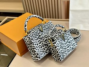 luxury designer Top Capucines Handbag Full grain Taurillon cowhide cut womens handbag Crossbody bag Shoulder Dinner Makeup Bag Purse 28cm/20cm