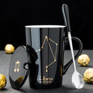 12星座セラミックコーヒーミルクマグとスプーン蓋が付いている黒と金の磁器星座セラミックカップ420mlホームウォータードリンクウェア303a