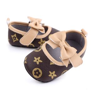Sapatos de bebê infat recém-nascidos menina primeiros caminhantes borboleta nó princesa para meninas sola macia mocassins novos