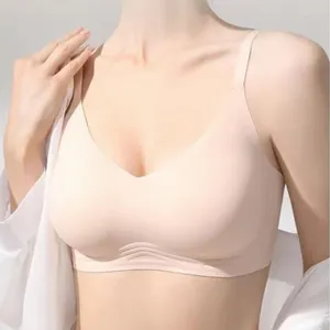 Camisoles Tanks sömlösa underkläder Kvinnors lilla bröstkorg samlade vackra baksusender stängda par av bröstet BRA Sportväst