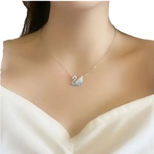 spetsar klassisk svanhänge halsband för kvinnor lyxiga modedesigner halsband fast gradient färg full diamanter halsband premium present present