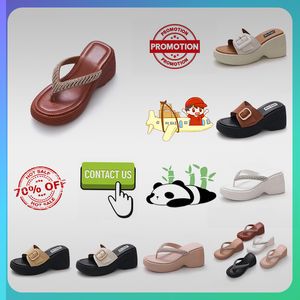 Designer Casual Platform High Rise Thick Soled PVC Slippers Summer Sliders Män Kvinnor Rainbow Slides Memory Thick Cushion Slipper Cloud Slide Inomhus