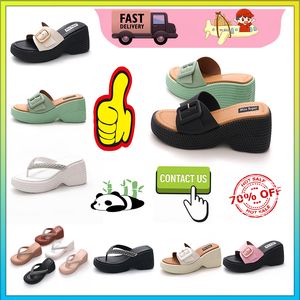 Designer Casual Platform High Rise Thick Soled Slippers Man Woman Light Weight Wear Resistant Leather Rubber Soft Sules Sandaler Flat Summer Beach Slipper