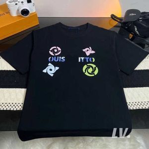 الرجال زائد Tees Polos Designer L V T Shirt الخريف الشتاء الأزياء غير الرسمية هوديي سترة سترات سيدات رجال سترة المصمم أعلى ملابس أسود أبيض تي قميص 81E