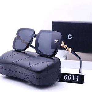 2024 fashion classic Designer Pearl Mirror Legs Sunglasses for Women Trend Men Gift Beach Shading UV Protection Polarized Glasses with Box 665fff