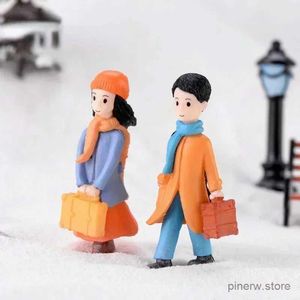 Action Toy Figures 1pair 2x5cm Mini Figures Couple Home Decoration Accessories Fairy Garden Lovers Ornament Dollhouse Figurines Miniature Decor