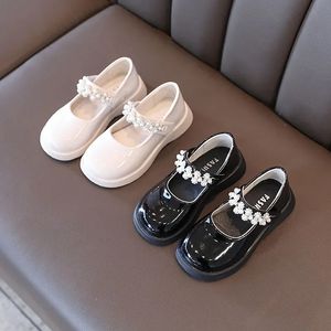 Girls Patent Leather Shoes for Wedding Party Black White School Shoes Kids Pearl Princess Shoes Fashion Versatile Mary Janes 240129