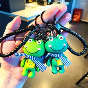 Keychains Cartoon Cute Scarf Tide Frog Doll Keychain Creative Trend Dumma Girl Heart Key Ring Students Car School Bag Pendant Present Partihandel