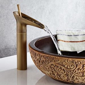 Banyo Lavabo Muslukları Pirinç Havza Musluğu Antika Retro Mikser Şelale Muslukları Güverte Dağı Soğuk ve Vanity Vinç