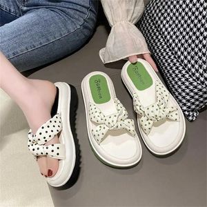 Slippers Strappy Massive Female Slipper Women's Tennis Shoes Loafers Sandals Sneakers Sport Luxury Exercise Sapatenos Sabot