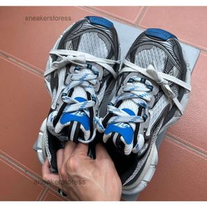 Stil Blcg Sneaker 2024 Spor ayakkabı Balencaga Triple S Track 3xl Ayakkabı Paris Old 3xl Erkekler Kadınlar Nesil Moda Tasarımı Göster Kirli Yıpranmış Effect Runner Shoe SLRS