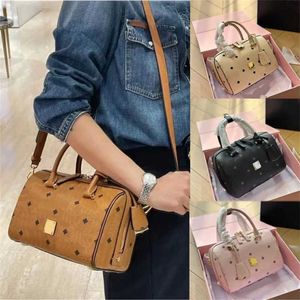 Verkaufe MC Designer Boston Bags Unisex Marke Kissentaschen Stickerei Schultergurte Luxurys Handtaschen Reißverschluss Leder Umhängetaschen Geldbörse 231015