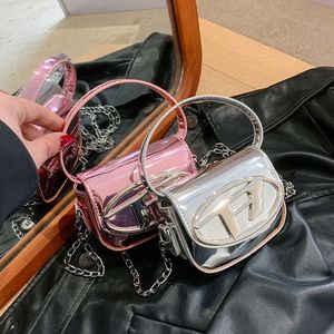 Instagram New Fashionable Mini Laser Girls and Children's Handheld Skew StrADdle Accessories Small Bag Girl 2024 Design Fashion 78% rabatt