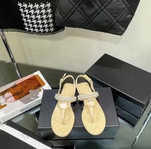 Женские дизайнерские сандалии с жемчужной цепочкой Летние пляжные сандалии на плоской подошве