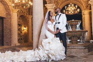 2024 Luxury Sweetheart Mermaid Wedding Dresses Brudklänningar Cascading Ruffles Tiered Cathedral Train Satin Plus Size African Nigerian Fishtail Robe de Mariee