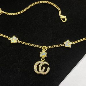 Designer halsband bokstav stjärna halsband mode söt mode lyx smycken anpassade halsband damer elegant guld och silver kärlek halsband