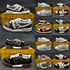 Designer Top Luksus Match Men Casual Buty gumowe podeszwa zamsz skóra niskie gorące trenery -Strażna strona słynna marka haftowa haftowa trampki płytowe talerzy