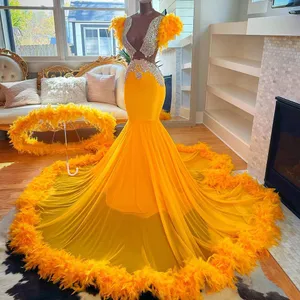 Sexy Diamonds Yellow Prom Dress Beaded Crystal Rhinestones Feathers Gowns Birthday Party Dresses Mermaid Evening Gown Robe