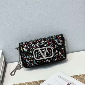 Nova mini bolsa de diamante quente virada um ombro crossbody corrente pequena bolsa quadrada feminina 2024 78% de desconto na loja atacado