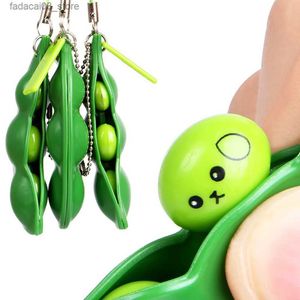 Keychains Lanyards Creative Extrusion Pea Bean Soybean Edamame Stress Relieve Toy Keychain Cute Fun Key Chain Ring Gift Bag Charms Trinket Q240201