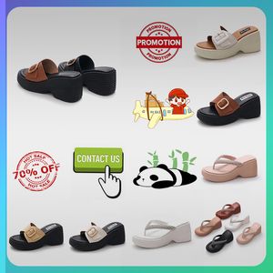 Designer Casual Platform High Rise Thick Soled PVC Slippers Man Woman Light Weight Wear Resistant Leather Sules Sandaler Flat Summer Beach Slipper