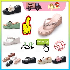 Designer Casual Platform High rise thick soled man Woman Light weight wear resistant Leather rubber soft soles sandals Flat Summer Beach Slipper