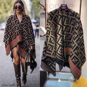 Women's Cape designer Scarves Classic Designer Cashmere Warm Scarf New Fashion Style Wool Autumn/winter Cloak Coat 8V27