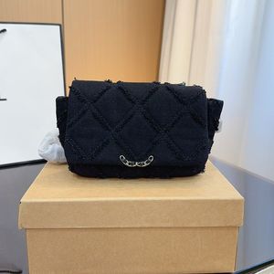 16 cm kobiety vintage 19 torby na klatkę piersiową designerka na ramię Crossbody pod pachami Trend Moneta Torebka Matelasse Regulowana sieć