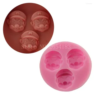 Bakningsformar 3 Hold Cartoon Super Man Silicone Fondant Soap 3D Cake Mold Cupcake Jelly Candy Chocolate Decoration Tool FQ1983