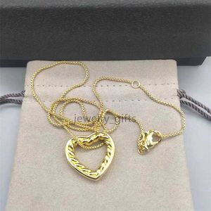 Quality Necklace Gift Luxury Designer High Dy Exquisite Spherical Fashion Full Diamond Double Heart Round Ring Mini Square gold silver pearl skulogo