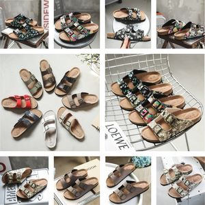 Lyxdesigners Waterfront Slipper Kvinnor Sandaler Män glider brunt läder sandal kvinnor höga klackar mens skor sommar mode toffel flip flops