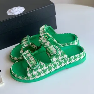 (PREMINUM) SIEDZINY SIEDZIKA PLASA MODY PLASA MODY PLATKI MODY SŁUKA GINGHAM SLIDES SANDAL