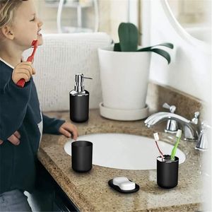 Banyo aksesuar seti bambu sabun dağıtıcı diş fırçası tutucu banyo aksesuarları modern ev oda tedarik duş jel kaplama fincan
